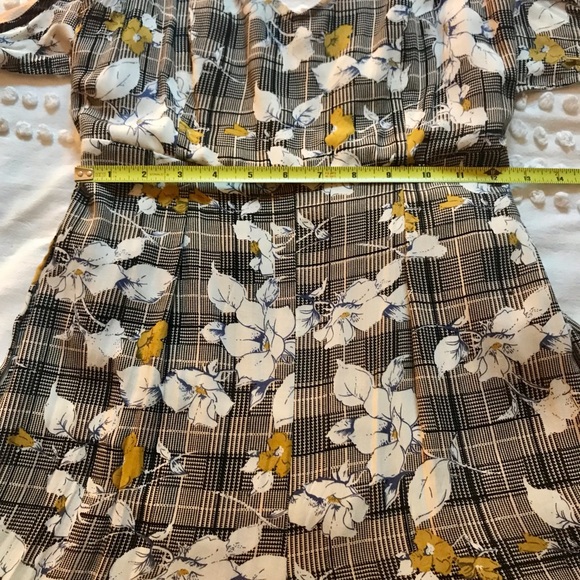 Papaya Wide-Leg Romper - Picture 5 of 7